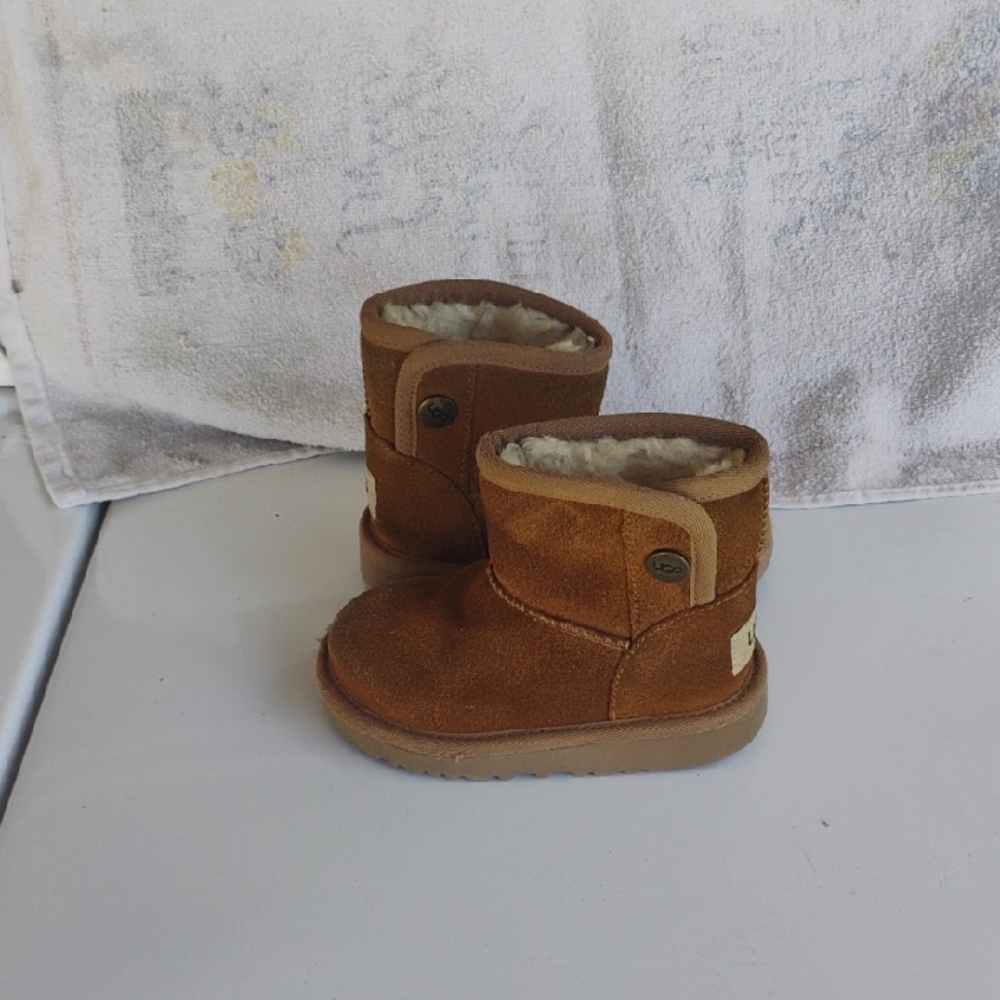 UGG  Boots Size 7 Nina